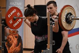 Akademické mistrovství České republiky v klasickém silovém trojboji 2023 - fotogalerie + motivační video