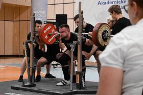 Akademické mistrovství České republiky v klasickém silovém trojboji 2023 - fotogalerie + motivační video