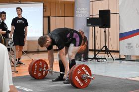 Akademické mistrovství České republiky v klasickém silovém trojboji 2023 - fotogalerie + motivační video