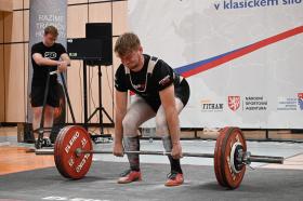 Akademické mistrovství České republiky v klasickém silovém trojboji 2023 - fotogalerie + motivační video